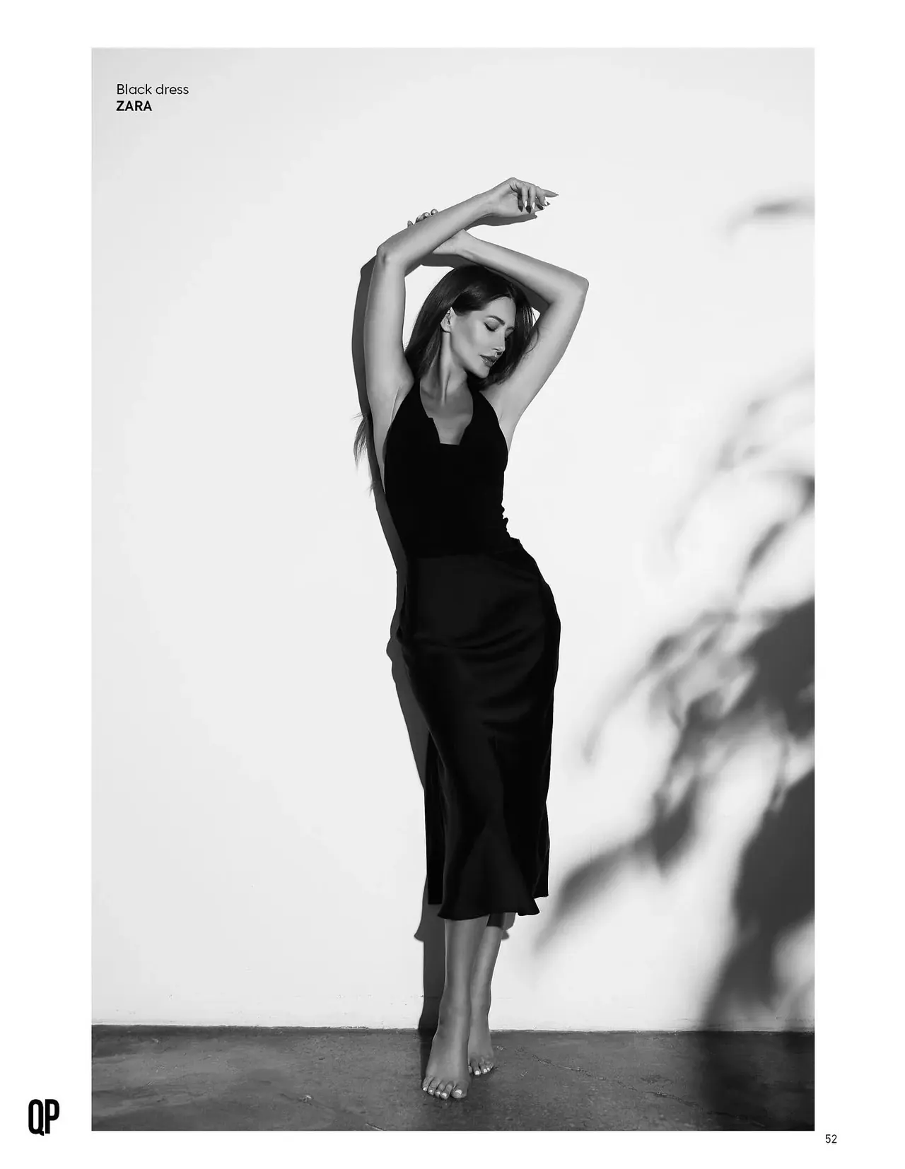 Giovanna em preto e branco no editorial da QP Magazine